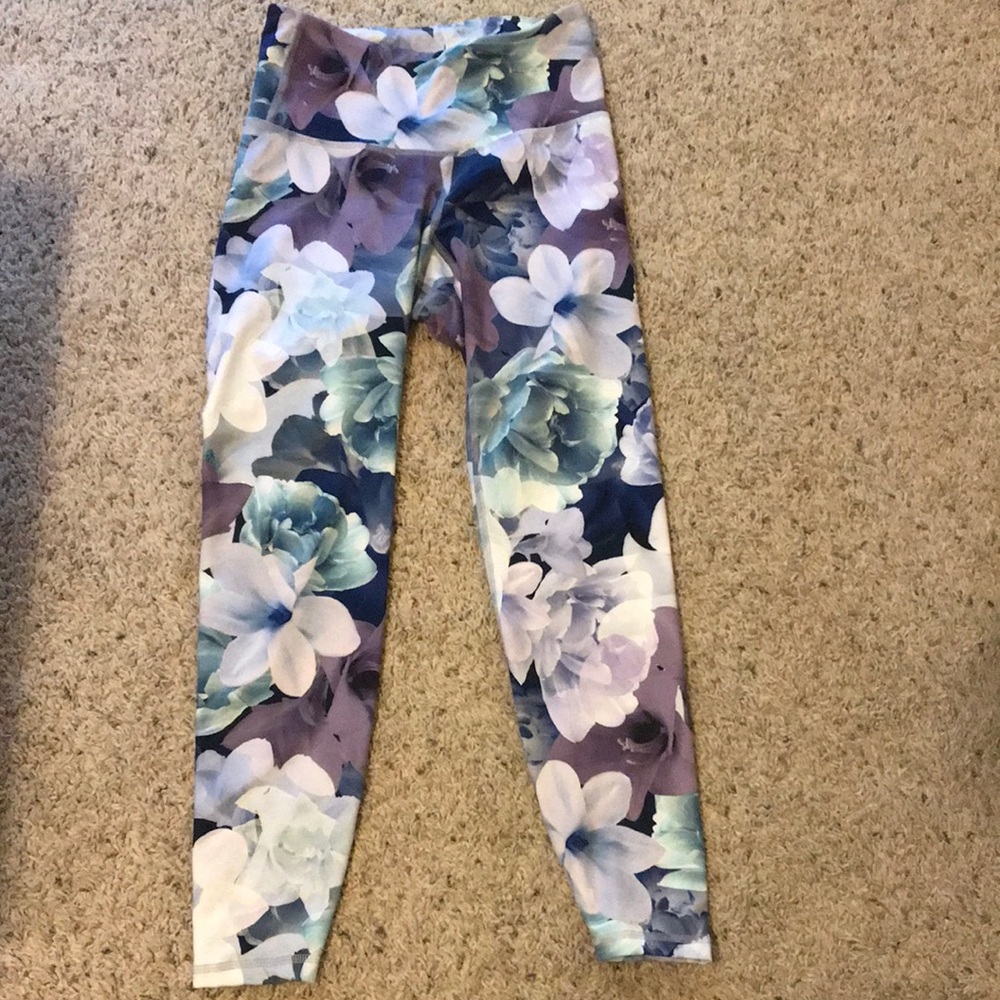 Old Navy active elevated leggings go-dry size M